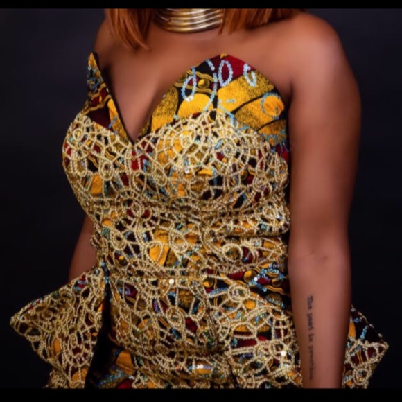 Elegant African Print Dress - Picture 2 of 6